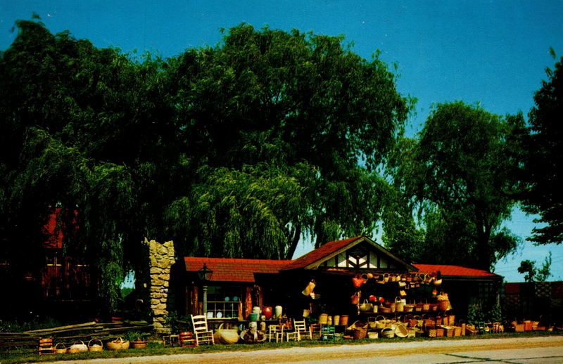 Willow Bend Antiques & Estate (Willow Bend Farm) - Vintage Postcard